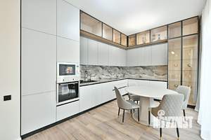 Коттедж 350м², 2-этажный, участок 9 сот.  