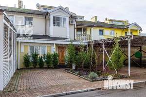 Таунхаус 200м², 3-этажный, участок 2 сот.  