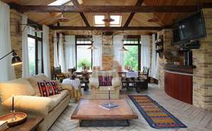 Дом 1000м&sup2;, 3-этажный, участок 0 сот.  