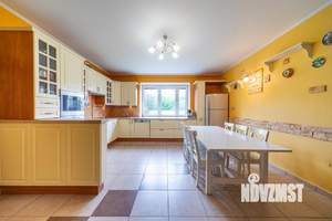 Дом 286м², 2-этажный, участок 24 сот.  