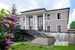 Коттедж 550м², 3-этажный, участок 28 сот.  
