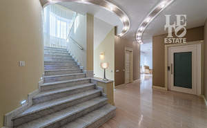 Дом 1150м², 4-этажный, участок 55 сот.  