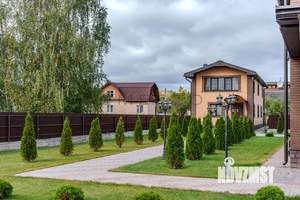 Дом 421м&sup2;, 2-этажный, участок 19 сот.  