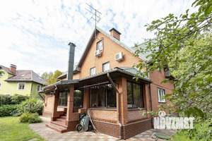 Дом 308м&sup2;, 2-этажный, участок 8 сот.  