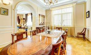 Дом 755м², 3-этажный, участок 0 сот.  