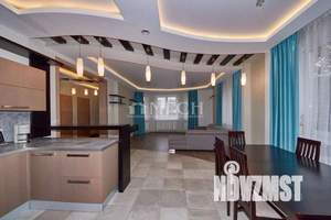 Коттедж 320м&sup2;, 2-этажный, участок 6 сот.  