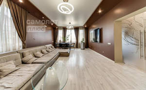 Дом 310м&sup2;, 3-этажный, участок 15 сот.  