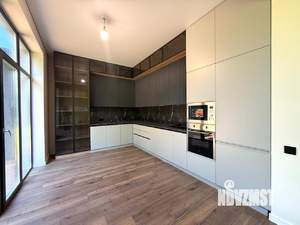 Коттедж 280м², 2-этажный, участок 9 сот.  