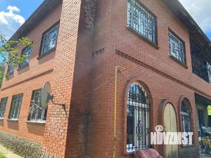 Дом 211м², 2-этажный, участок 10 сот.  