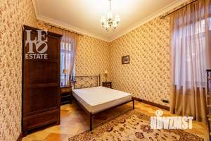 Дом 980м², 4-этажный, участок 61 сот.  