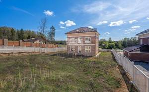 Дом 240м², 3-этажный, участок 10 сот.  