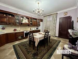 Коттедж 559м², 2-этажный, участок 25 сот.  