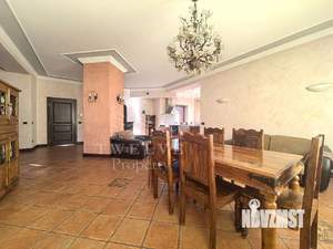 Дом 311м&sup2;, 2-этажный, участок 10 сот.  