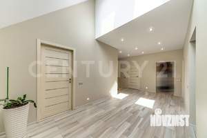 Дом 310м², 3-этажный, участок 15 сот.  