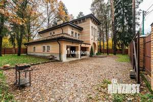 Коттедж 400м², 2-этажный, участок 10 сот.  