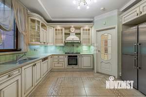 Дом 780м², 3-этажный, участок 28 сот.  