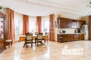 Дом 800м², 4-этажный, участок 20 сот.  