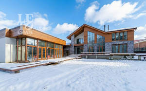 Дом 1150м², 3-этажный, участок 31 сот.  