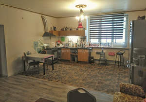 Дом 614м², 3-этажный, участок 12 сот.  