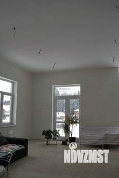 Дом 330м², 3-этажный, участок 15 сот.  