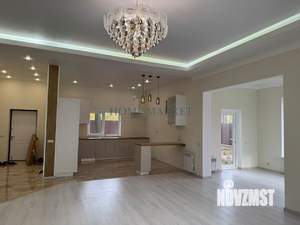 Дом 253м&sup2;, 2-этажный, участок 7 сот.  