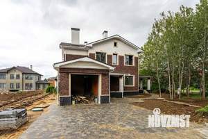 Дом 287м², 2-этажный, участок 7 сот.  