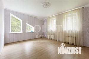 Коттедж 500м², 2-этажный, участок 25 сот.  