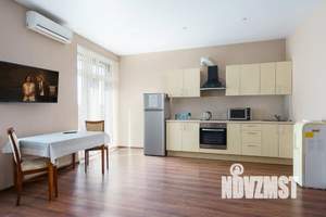 Студия квартира, посуточно, 40м2, 3/9 этаж