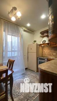 1-к квартира, посуточно, 38м2, 5/17 этаж