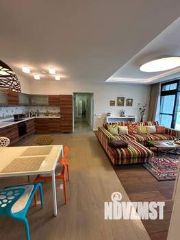 4-к квартира, на длительный срок, 140м2, 1/4 этаж