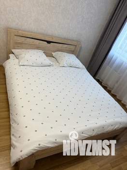 1-к квартира, посуточно, 38м2, 7/17 этаж