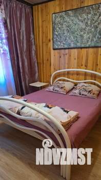 Студия квартира, посуточно, 43м2, 1/5 этаж