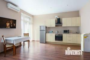 Студия квартира, посуточно, 40м2, 3/18 этаж