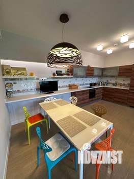 4-к квартира, на длительный срок, 140м2, 1/4 этаж