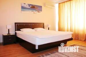 2-к квартира, посуточно, 100м2, 1/1 этаж