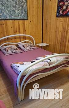 Студия квартира, посуточно, 43м2, 1/5 этаж