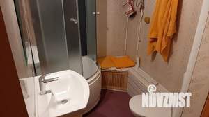 Студия квартира, посуточно, 43м2, 1/5 этаж