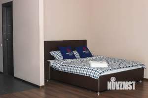 Студия квартира, посуточно, 40м2, 3/18 этаж