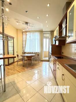 4-к квартира, вторичка, 143м2, 10/17 этаж