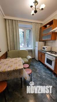 2-к квартира, вторичка, 57м2, 1/4 этаж