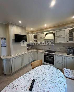 3-к квартира, вторичка, 74м2, 9/17 этаж