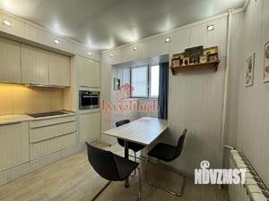 2-к квартира, вторичка, 65м2, 9/17 этаж