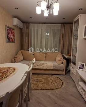 2-к квартира, вторичка, 42м2, 1/5 этаж