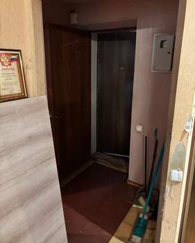 2-к квартира, вторичка, 40м2, 1/5 этаж