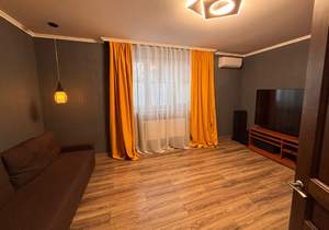 2-к квартира, вторичка, 68м2, 1/7 этаж
