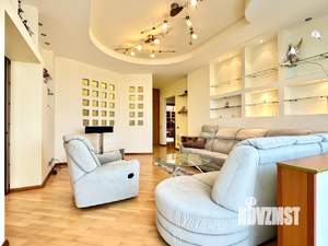 4-к квартира, вторичка, 143м2, 10/17 этаж