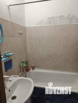 2-к квартира, вторичка, 63м2, 9/17 этаж