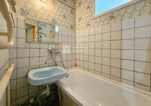 3-к квартира, вторичка, 58м2, 3/5 этаж